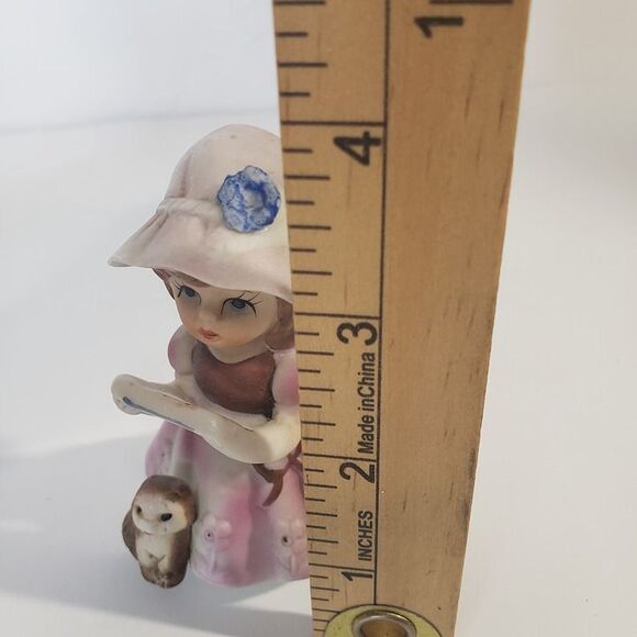 Adorable Vintage Made in Taiwan Rep of China Porcelain January Girl Figurine 4" - Picture 8 of 8